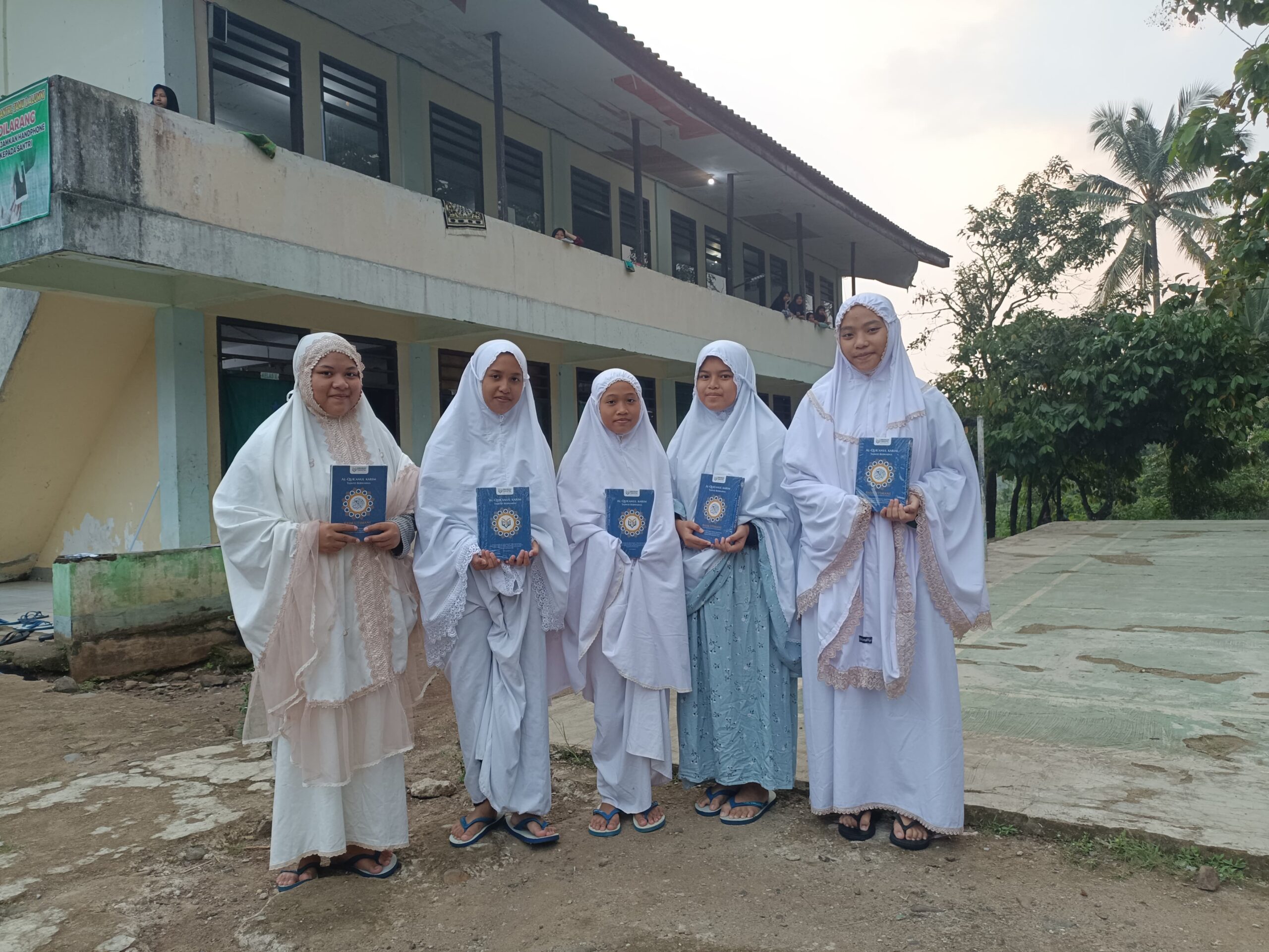 Mandiri Amal Insani dan Amanah Takaful Gelar Aksi Tebar Al-Qur’an di Pelosok Banten