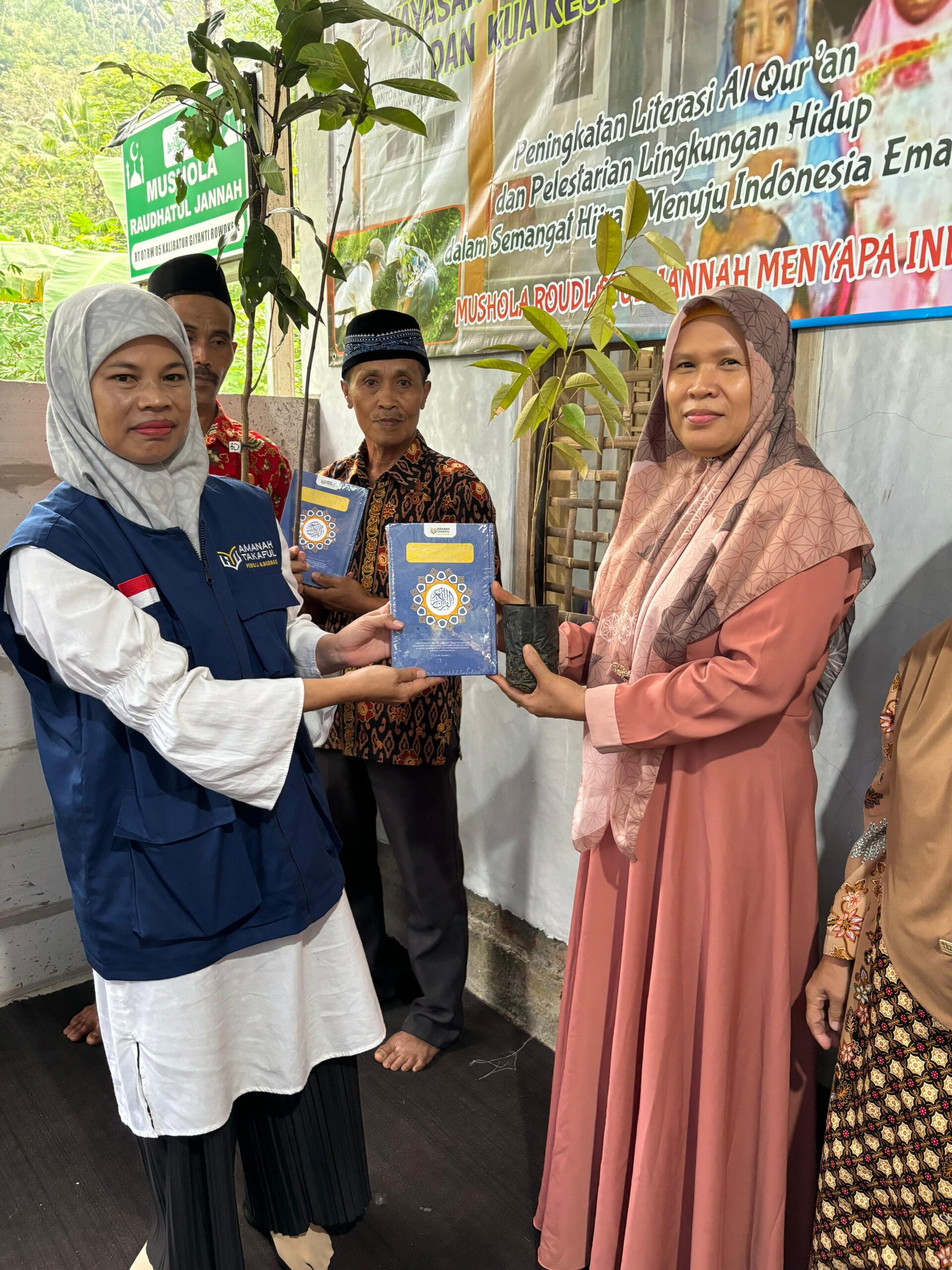 Peningkatan Literasi Al-Qur’an dan Pelestarian Lingkungan Hidup Bersama KUA Rowokele & Amanah Takaful